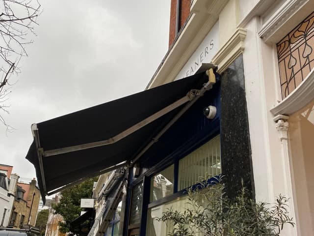 Motorized Awning Installations in London – Real-Life Project Success Stories